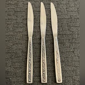 Vintage Miracle Maid Stainless Embossed Daisy & Scrolls MMA1 Knives (3)